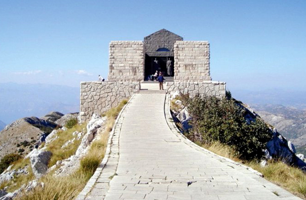 О вечној кући црногорског владике: Зашто је изневерен Његошев аманет?